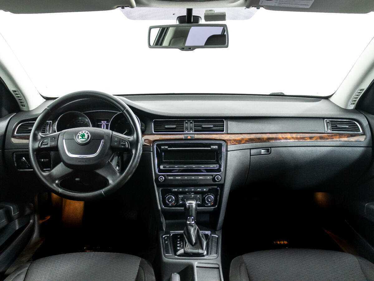 Купить Skoda Superb с пробегом. Фото: #12