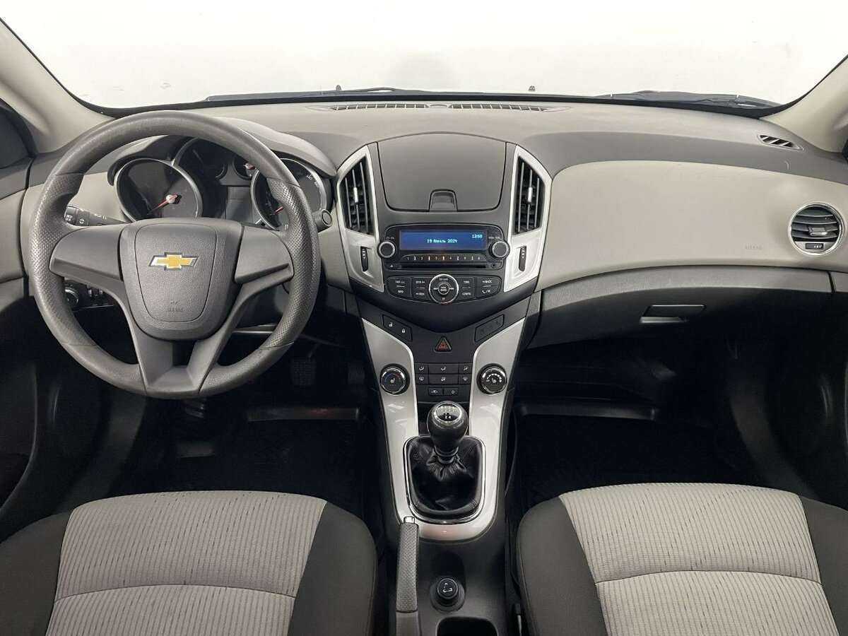 Купить Chevrolet Cruze с пробегом. Фото: #6