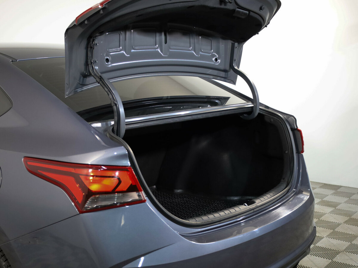 Купить Hyundai Solaris с пробегом. Фото: #17