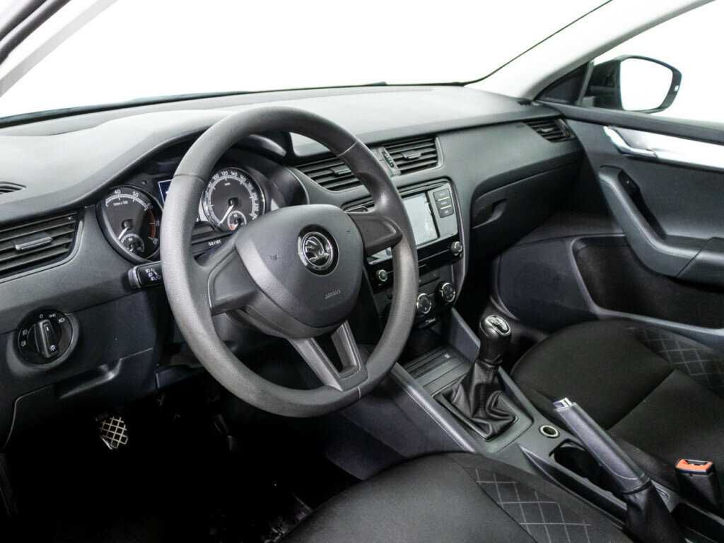 Купить Skoda Octavia с пробегом. Фото: #10
