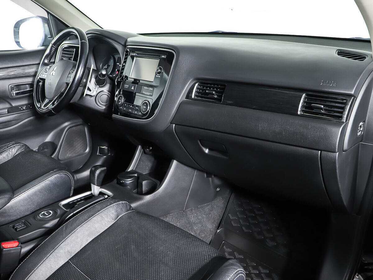 Купить Mitsubishi Outlander с пробегом. Фото: #8
