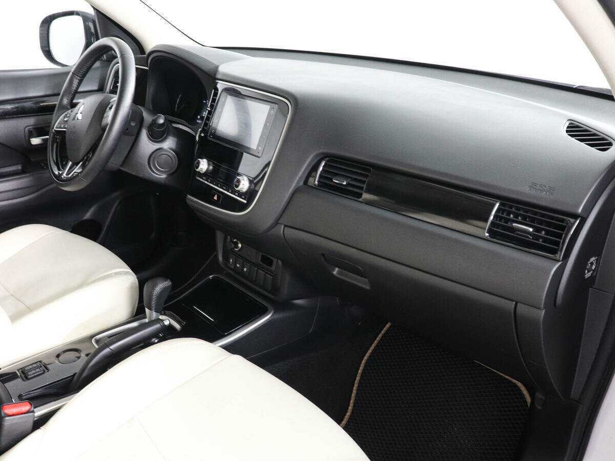 Купить Mitsubishi Outlander с пробегом. Фото: #9