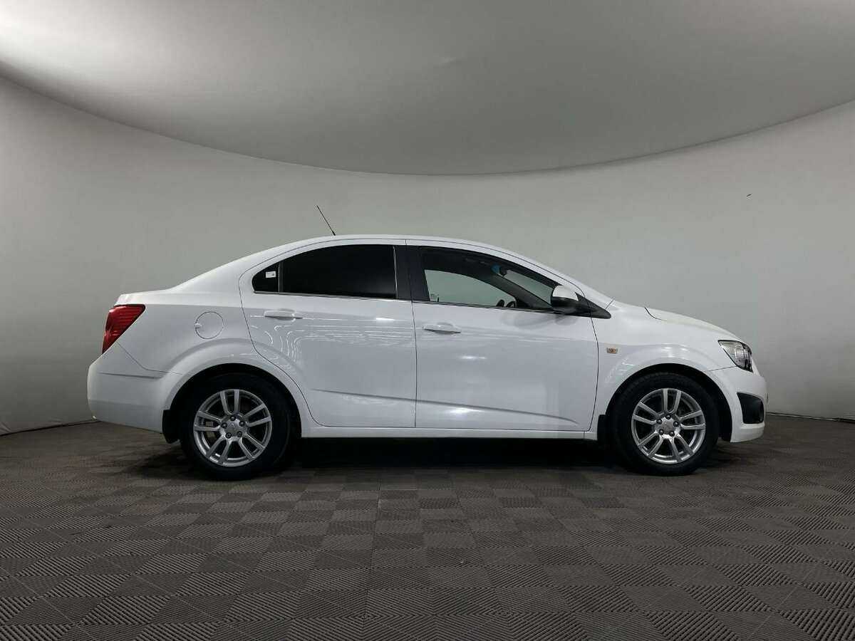 Купить Chevrolet Aveo с пробегом. Фото: #1