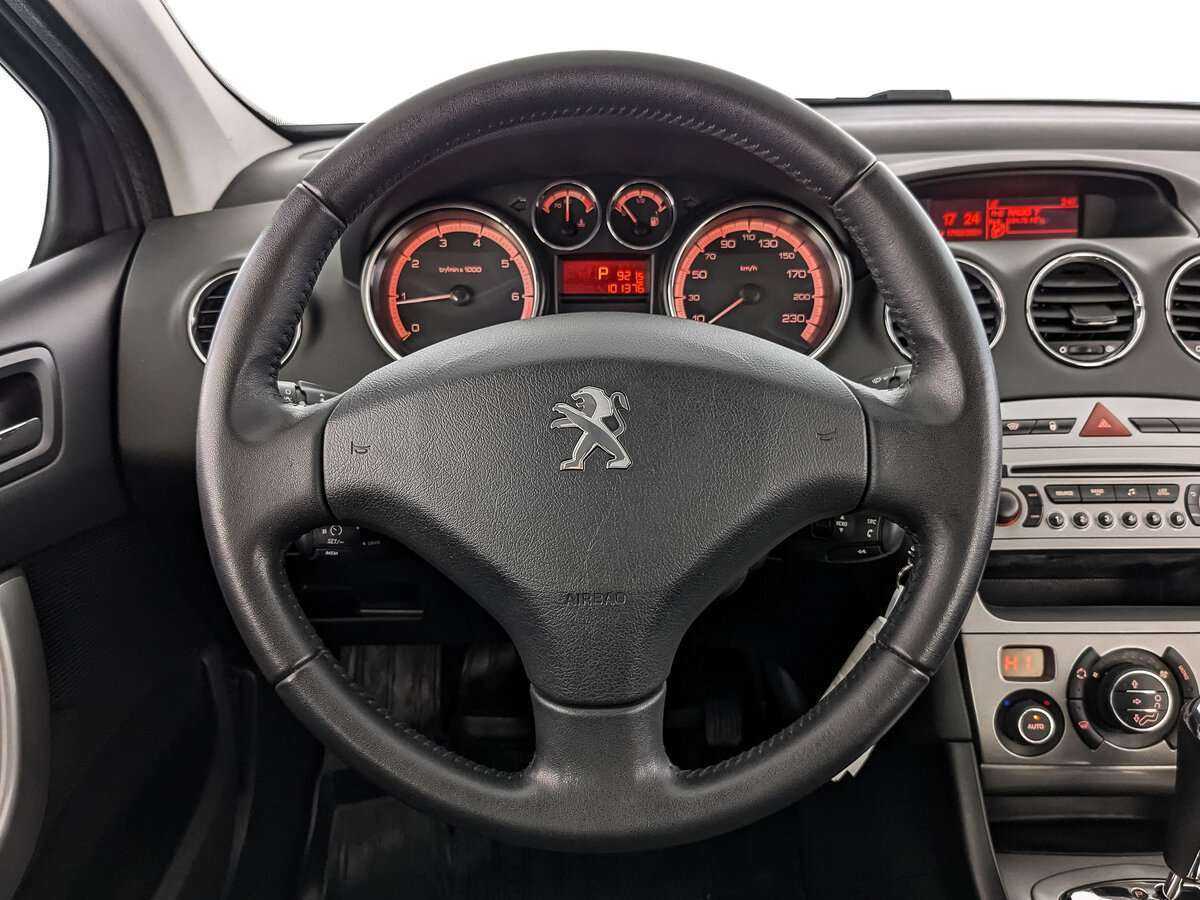 Купить Peugeot 408 с пробегом. Фото: #21
