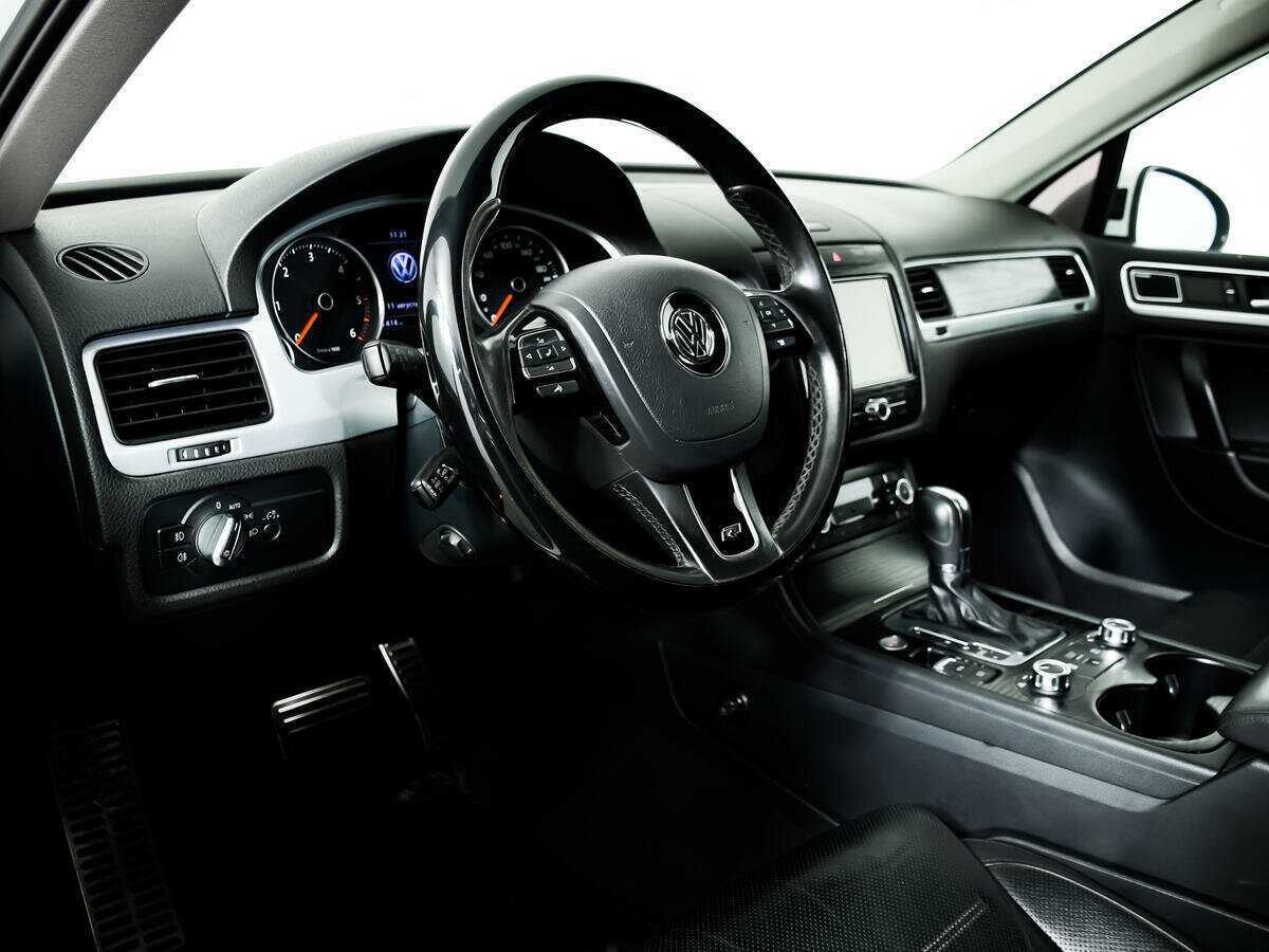 Купить Volkswagen Touareg с пробегом. Фото: #12