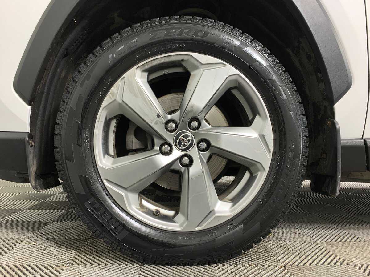 Купить Toyota RAV4 с пробегом. Фото: #8