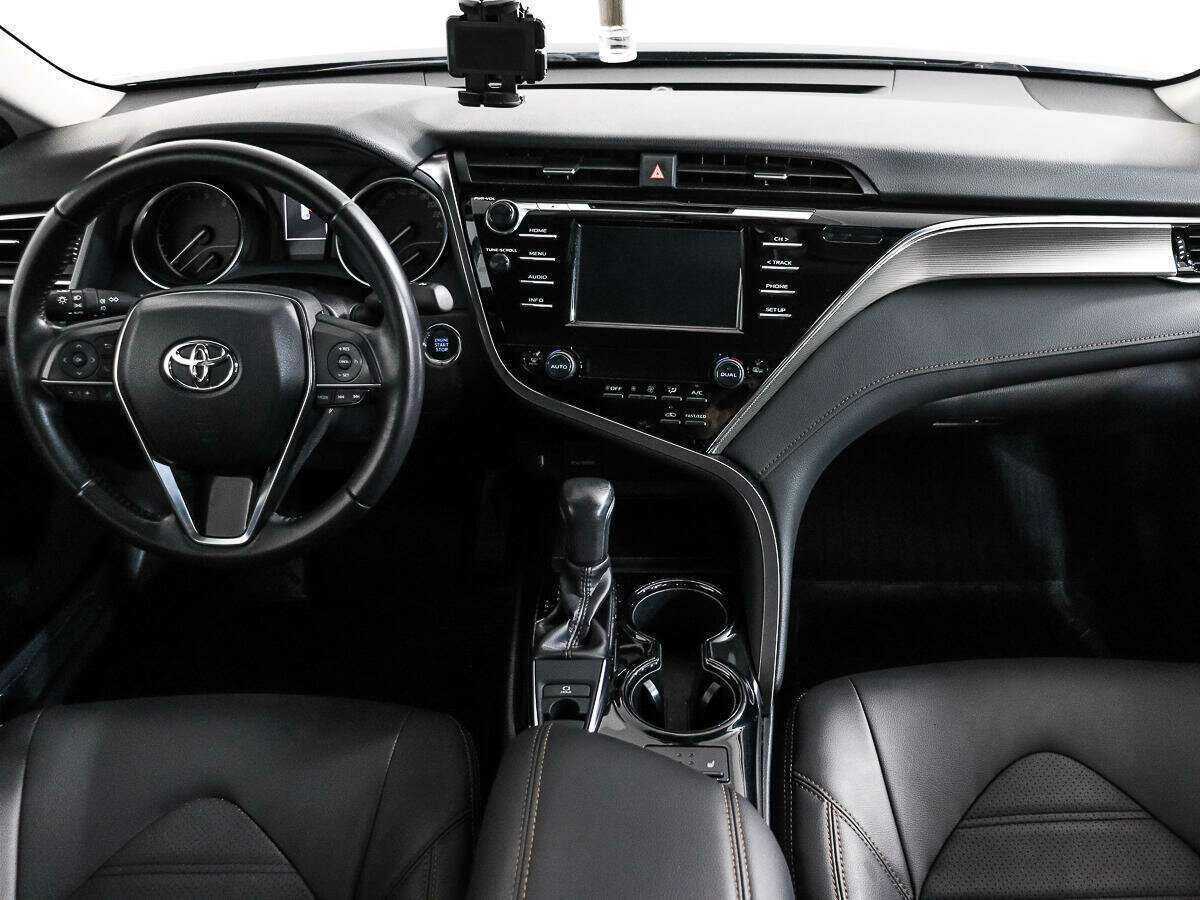 Купить Toyota Camry с пробегом. Фото: #10