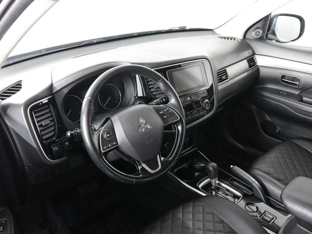 Купить Mitsubishi Outlander с пробегом. Фото: #8
