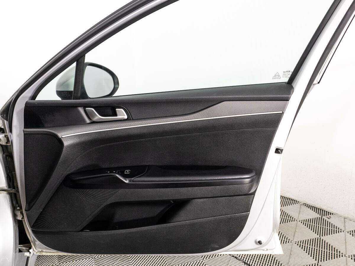 Купить Kia K5 с пробегом. Фото: #25