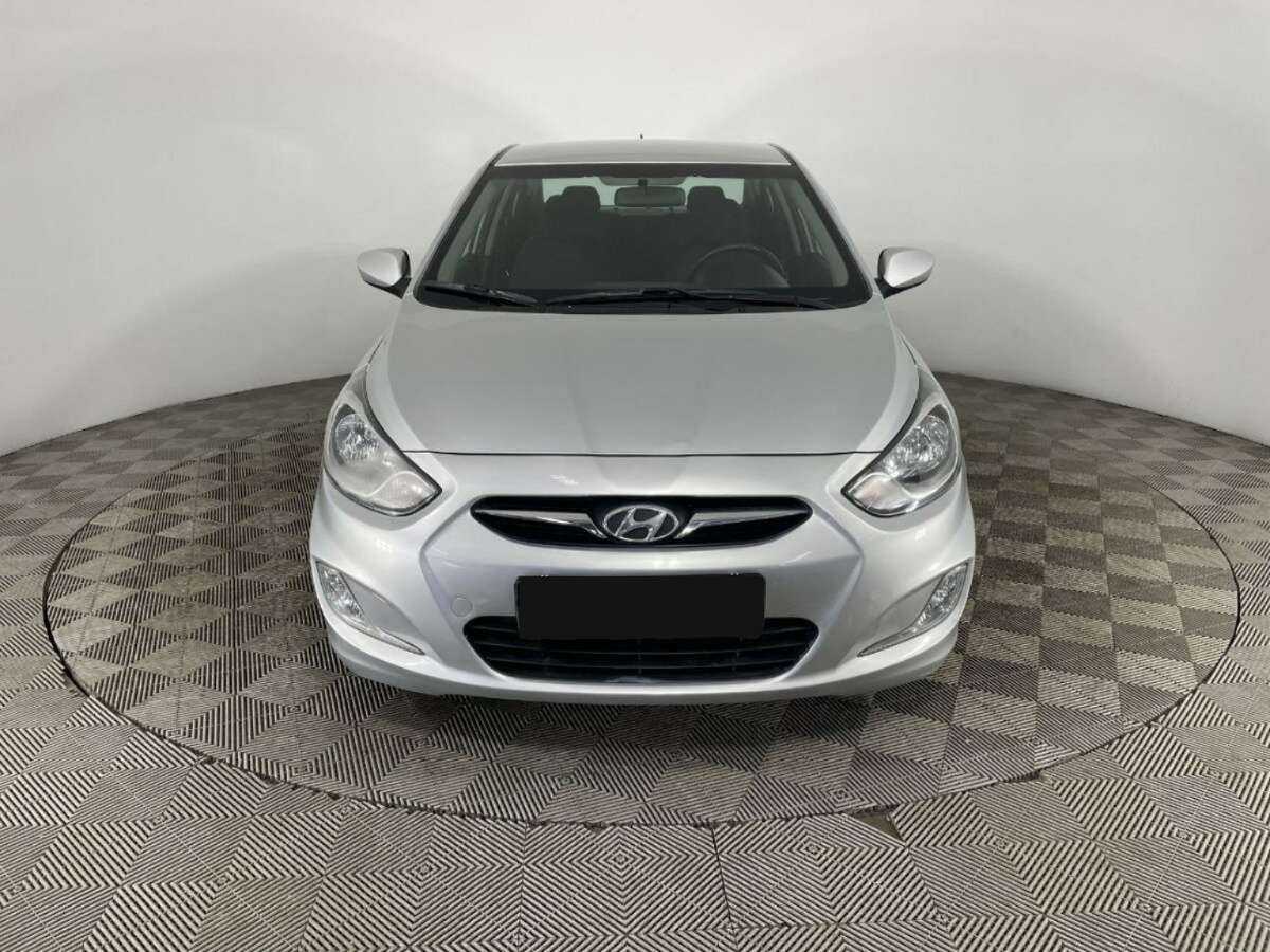 Купить Hyundai Solaris с пробегом. Фото: #1