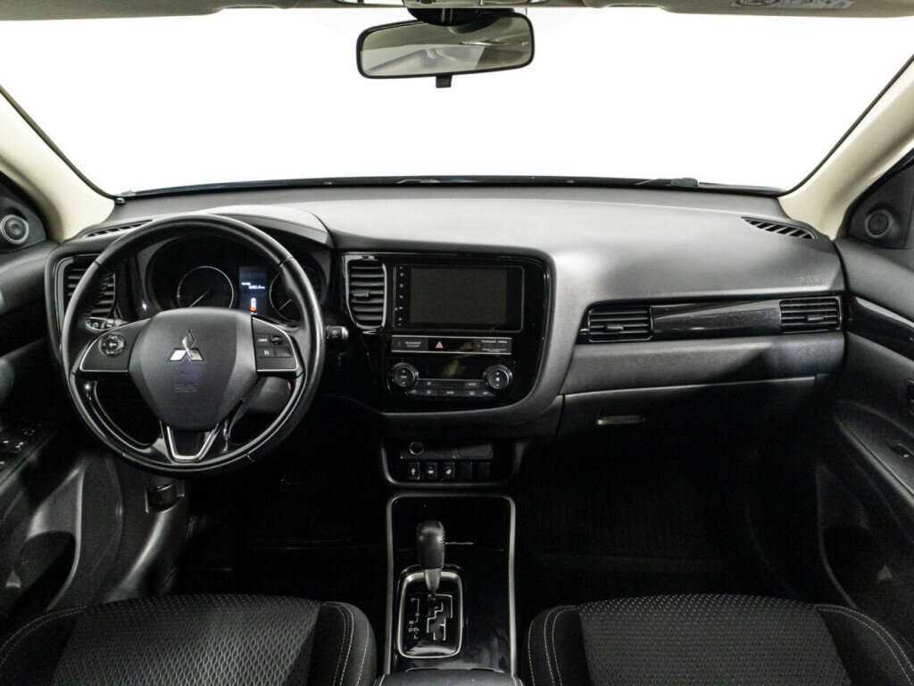 Купить Mitsubishi Outlander с пробегом. Фото: #12