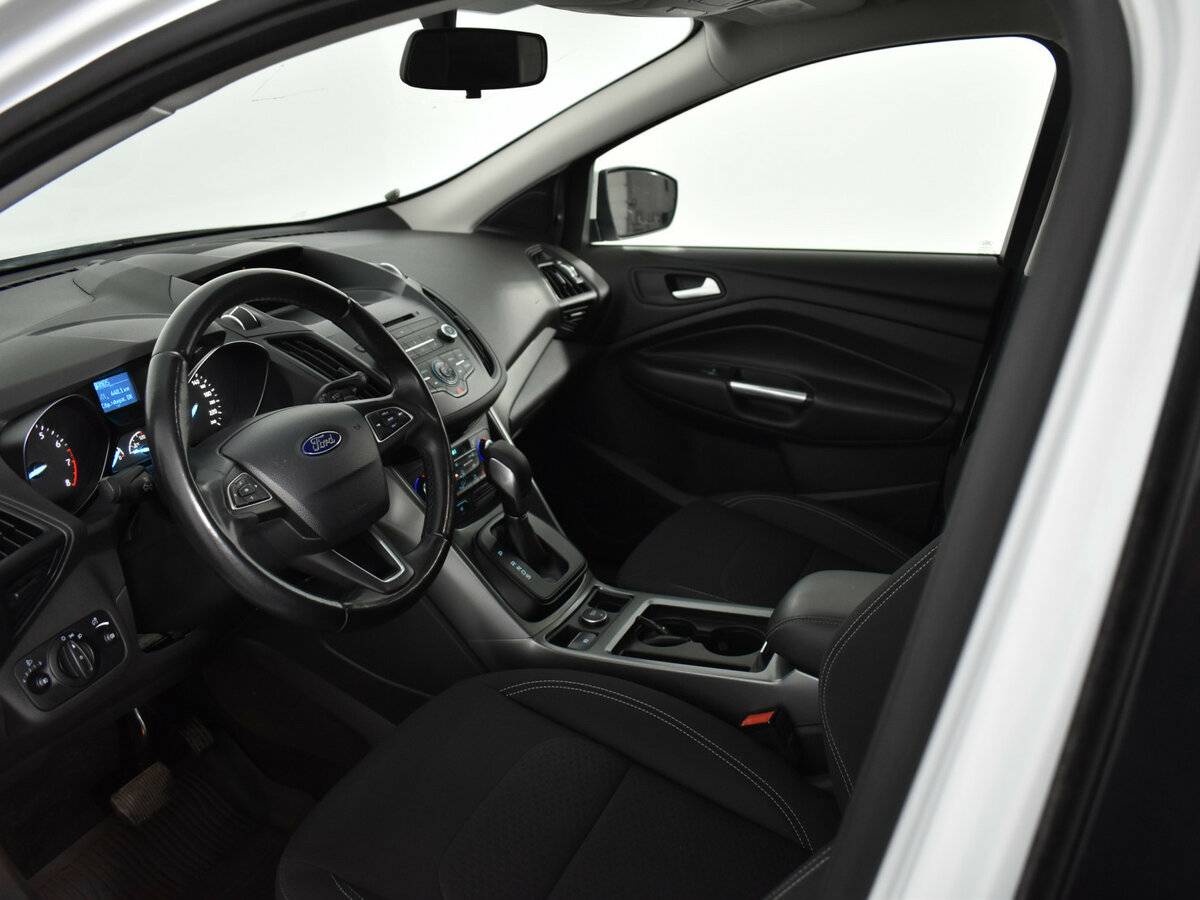 Купить Ford Kuga с пробегом. Фото: #6