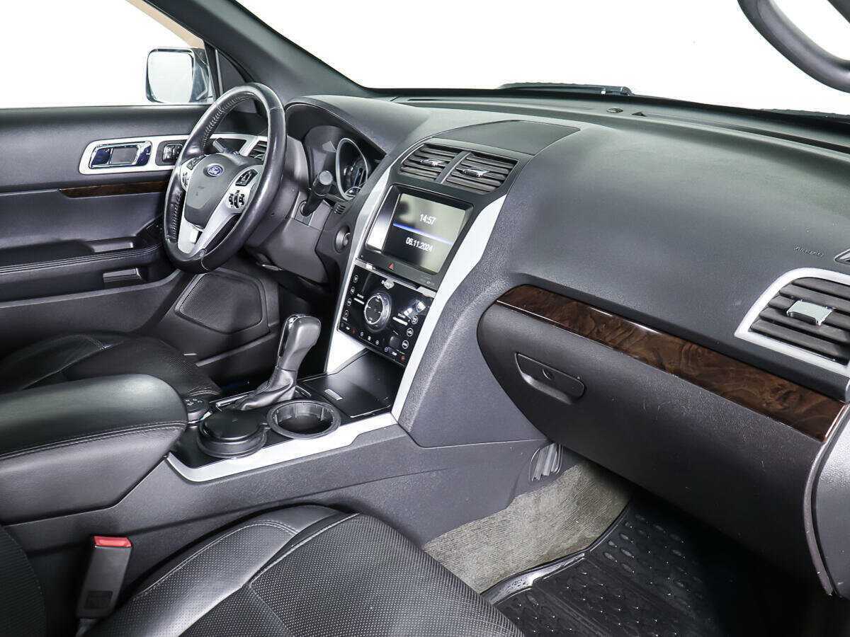 Купить Ford Explorer с пробегом. Фото: #10