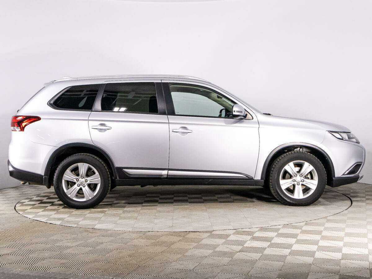 Купить Mitsubishi Outlander с пробегом. Фото: #3