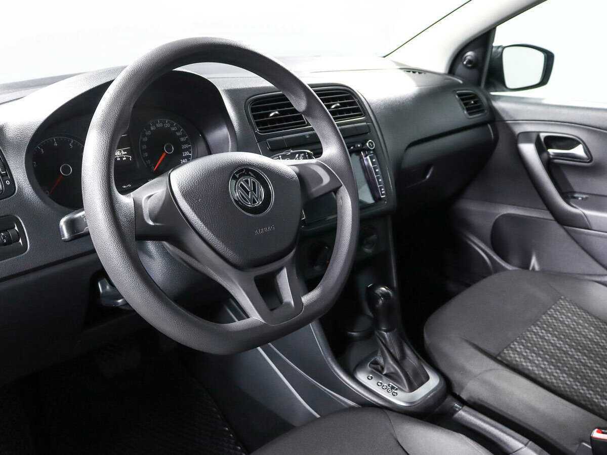 Купить Volkswagen Polo с пробегом. Фото: #11