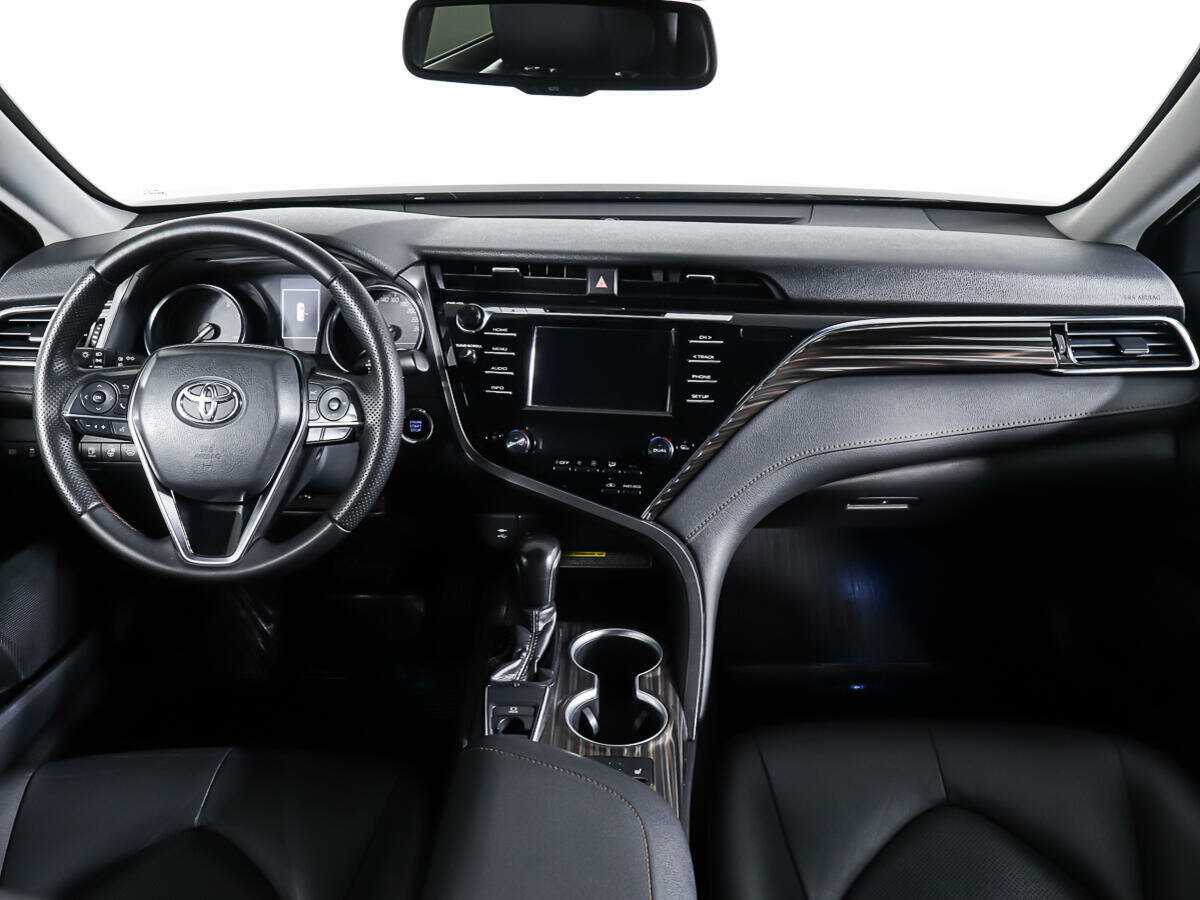 Купить Toyota Camry с пробегом. Фото: #9