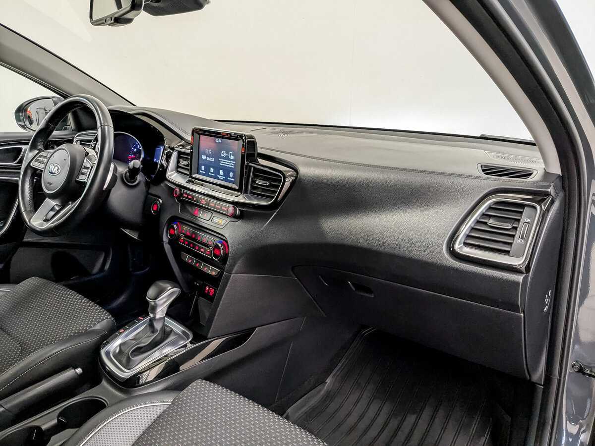 Купить Kia Ceed с пробегом. Фото: #10