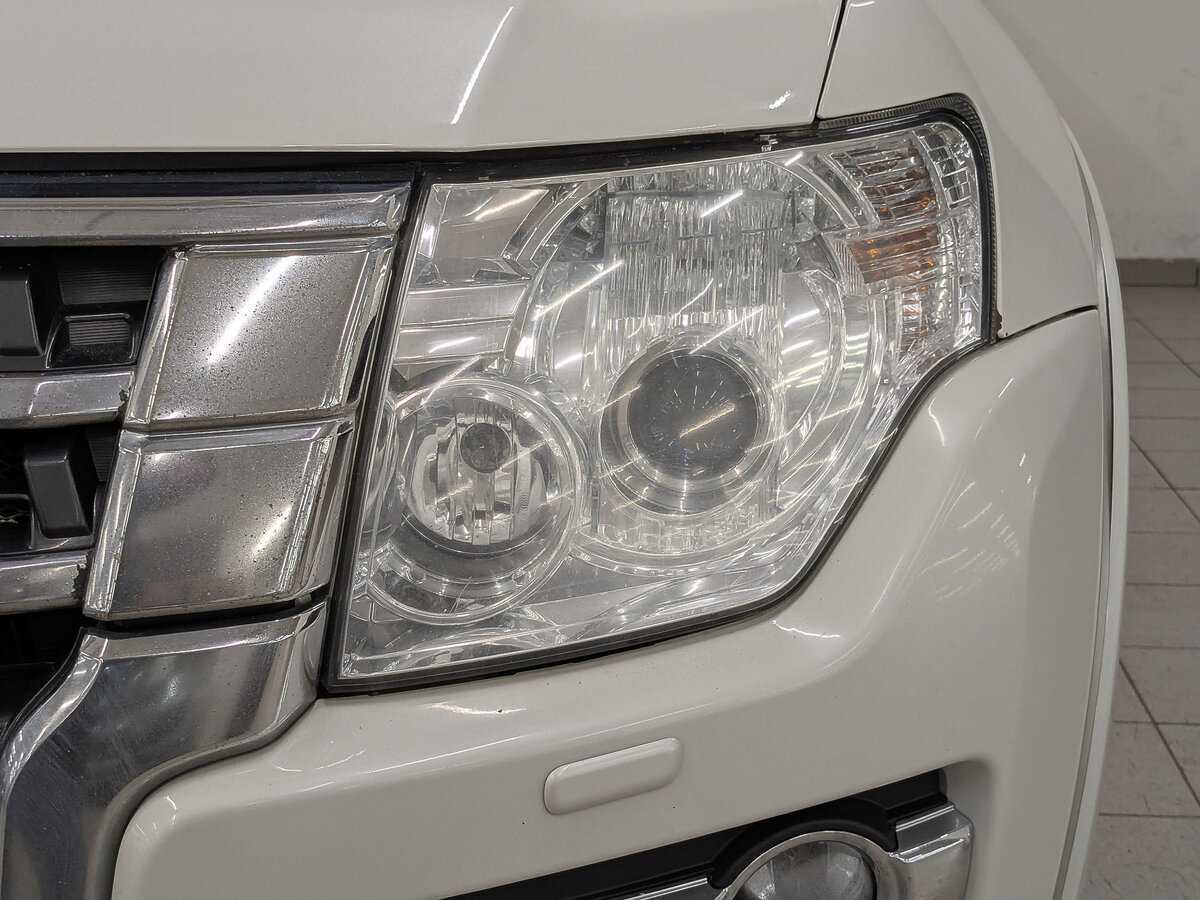 Купить Mitsubishi Pajero с пробегом. Фото: #10