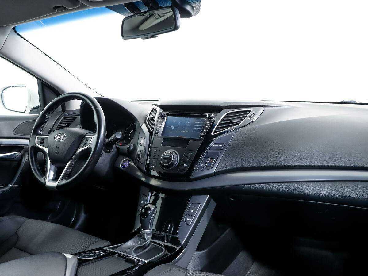 Купить Hyundai i40 с пробегом. Фото: #8