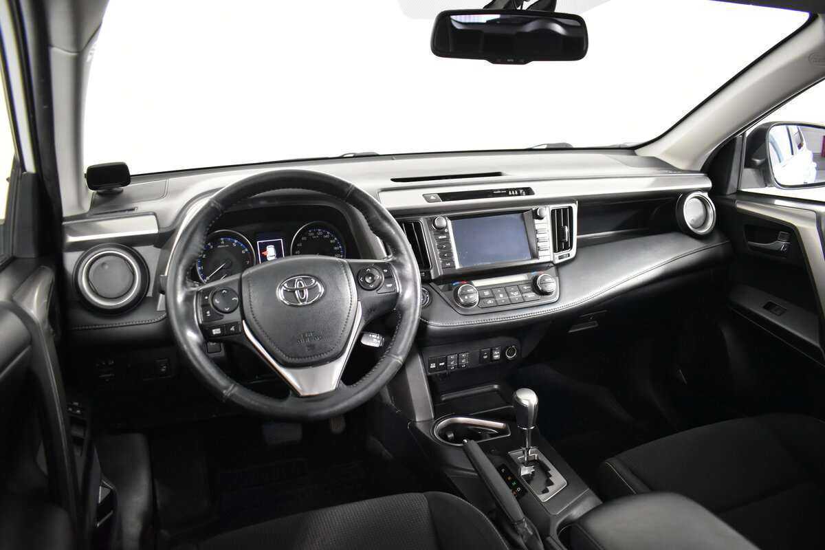 Купить Toyota RAV4 с пробегом. Фото: #11