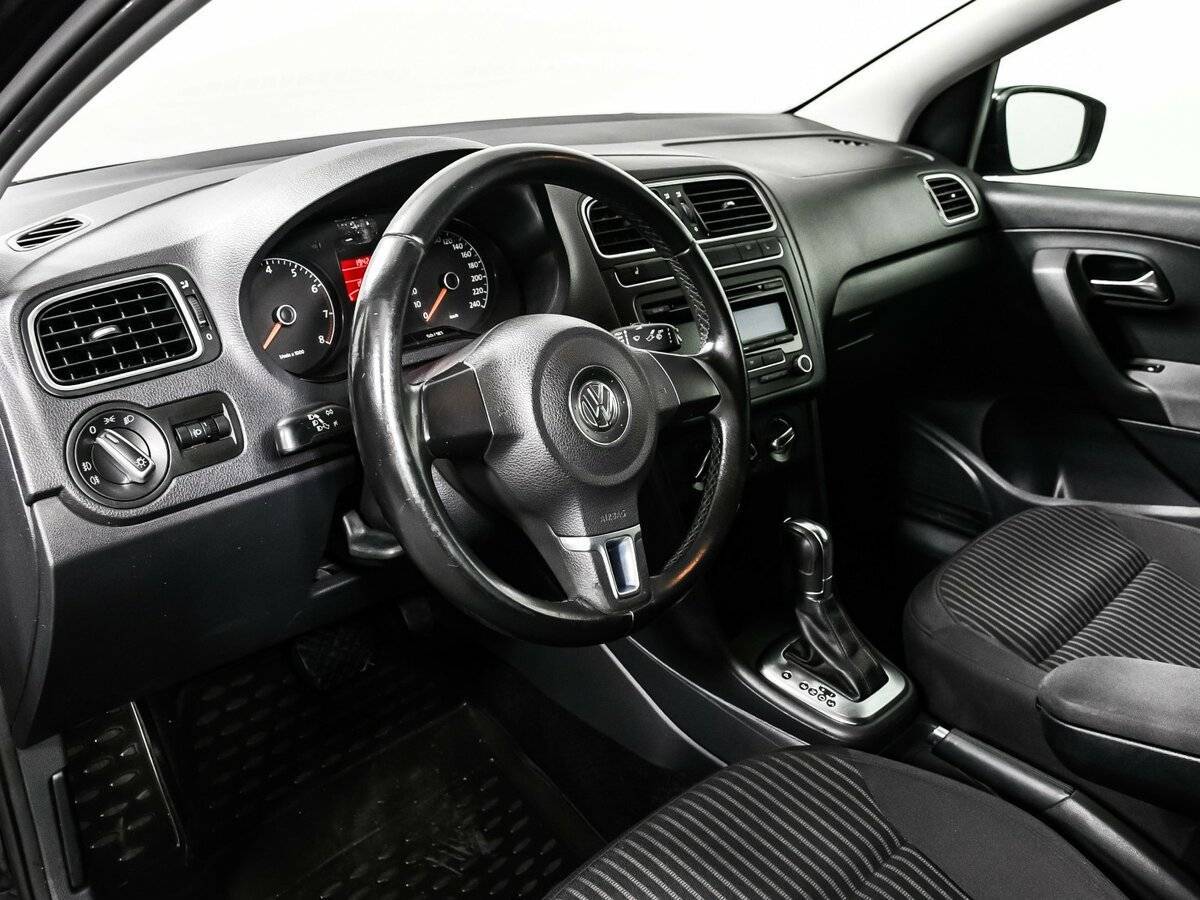 Купить Volkswagen Polo с пробегом. Фото: #10
