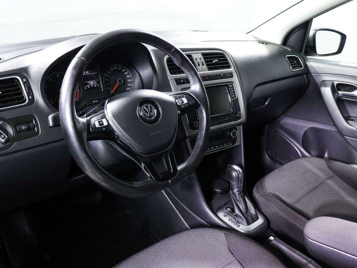 Купить Volkswagen Polo с пробегом. Фото: #12