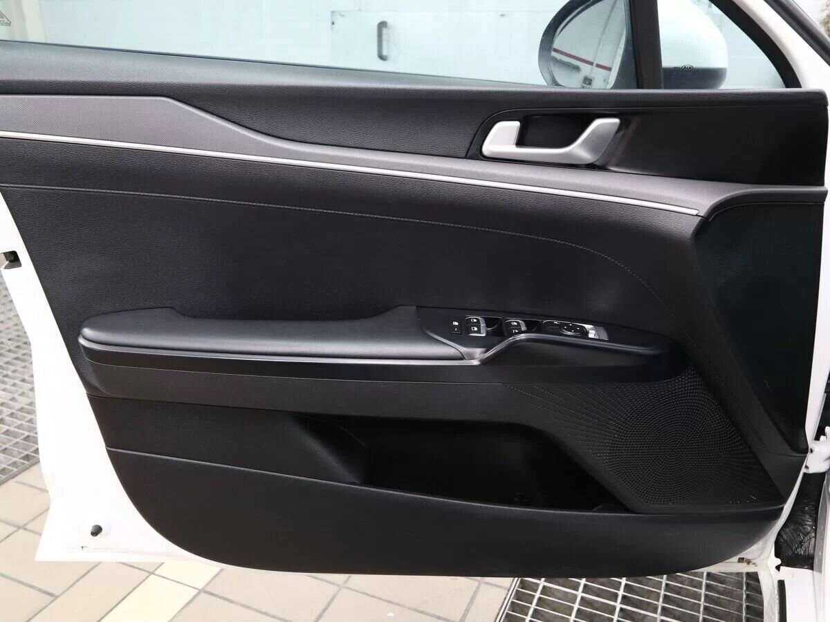 Купить Kia K5 с пробегом. Фото: #5