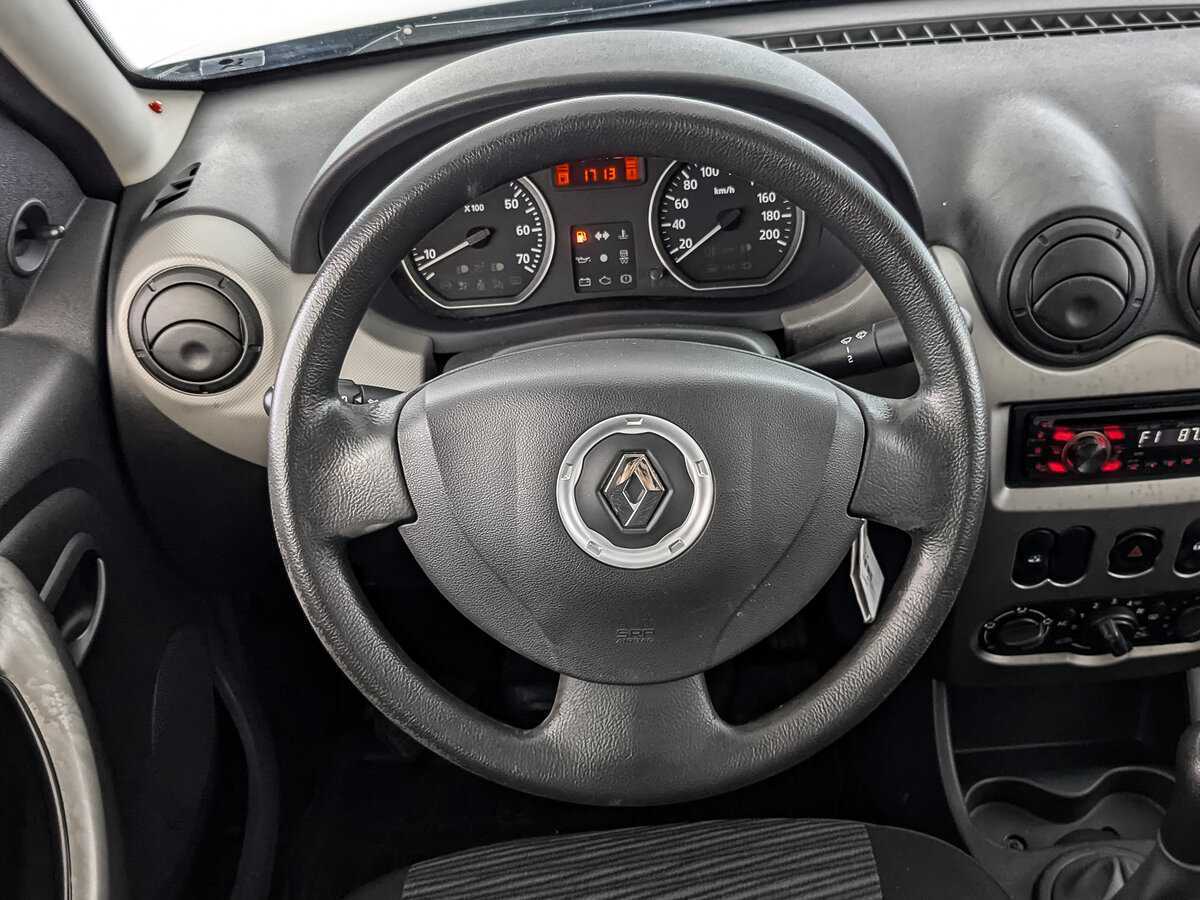 Купить Renault Sandero с пробегом. Фото: #17