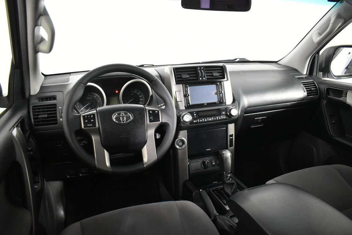 Купить Toyota Land Cruiser Prado с пробегом. Фото: #11
