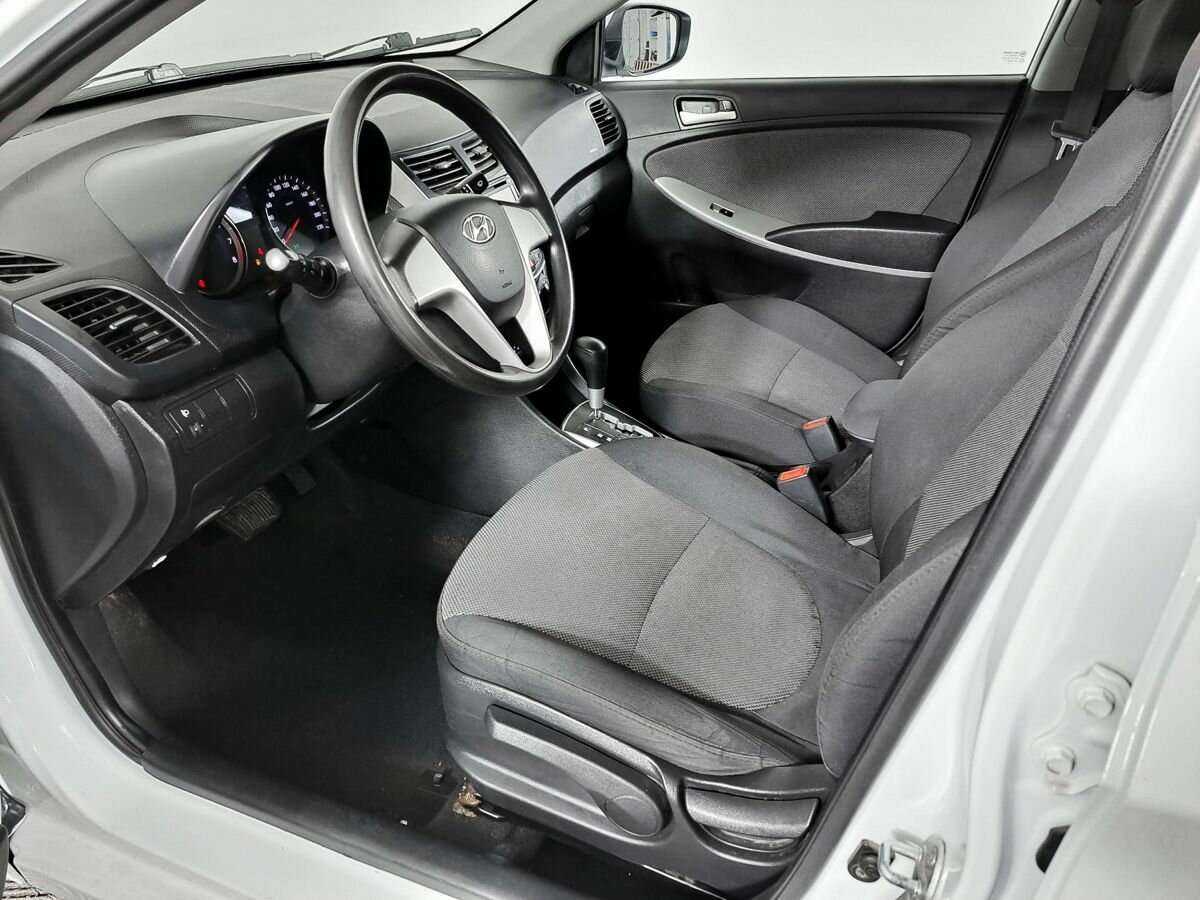 Купить Hyundai Solaris с пробегом. Фото: #13