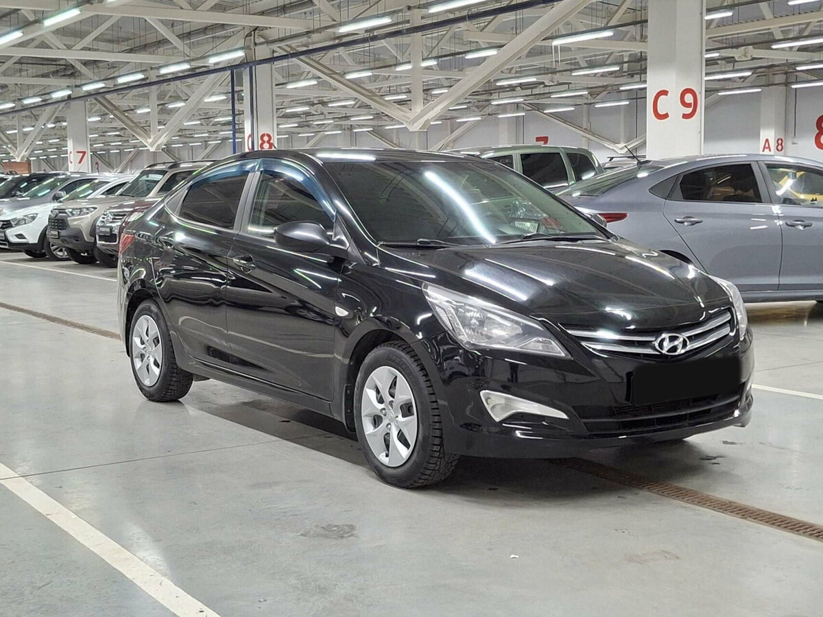 Купить Hyundai Solaris с пробегом. Фото: #2