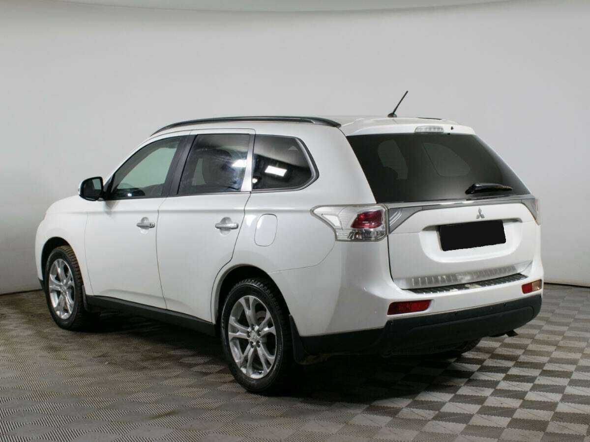 Купить Mitsubishi Outlander с пробегом. Фото: #4