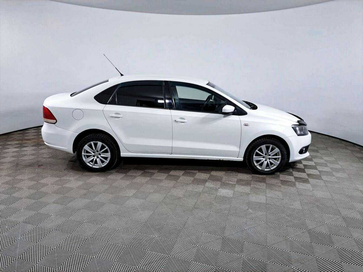 Купить Volkswagen Polo с пробегом. Фото: #2