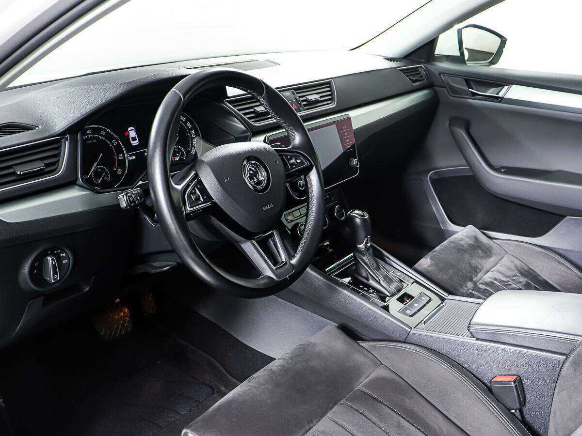 Купить Skoda Superb с пробегом. Фото: #11