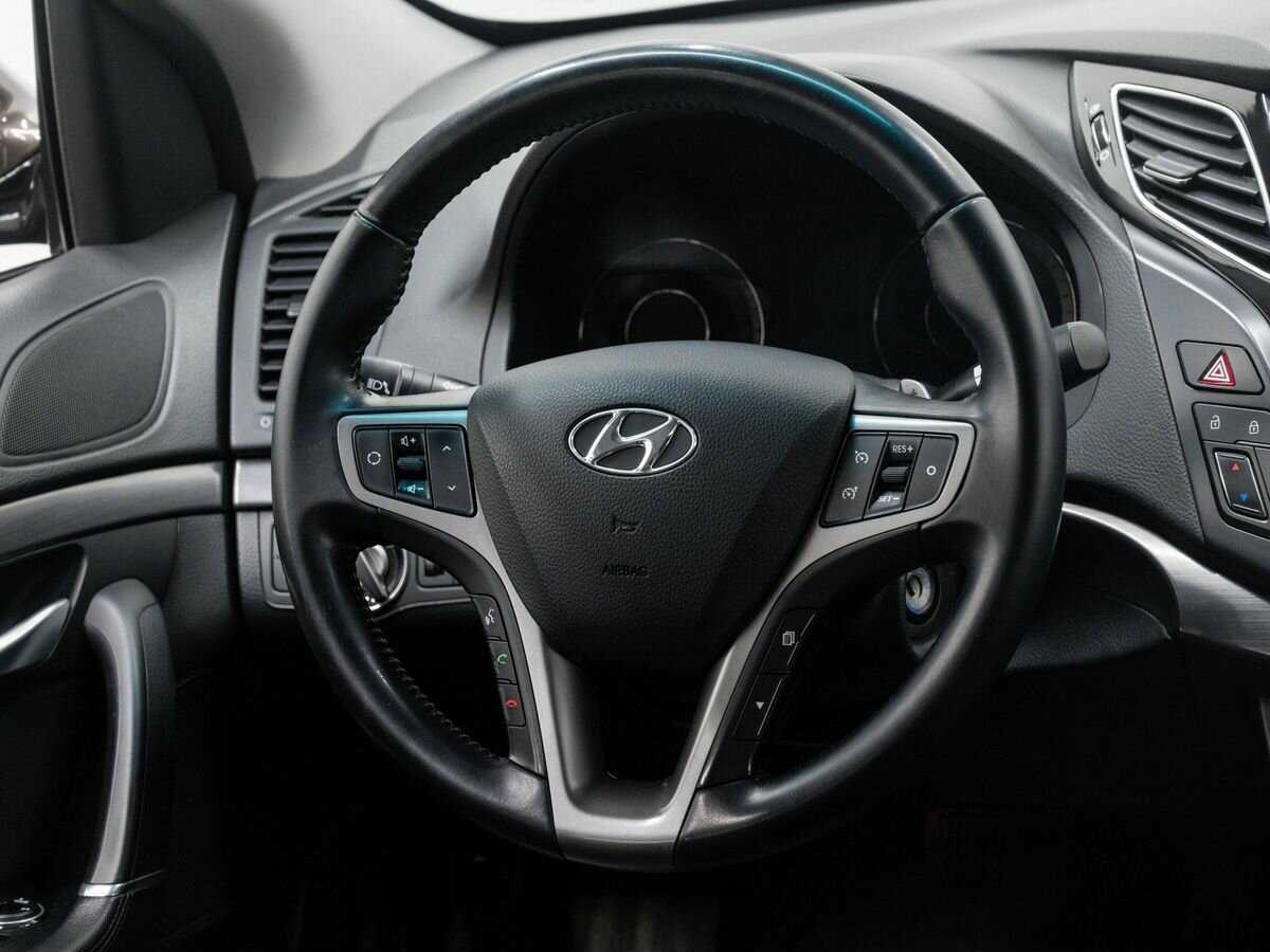 Купить Hyundai i40 с пробегом. Фото: #11