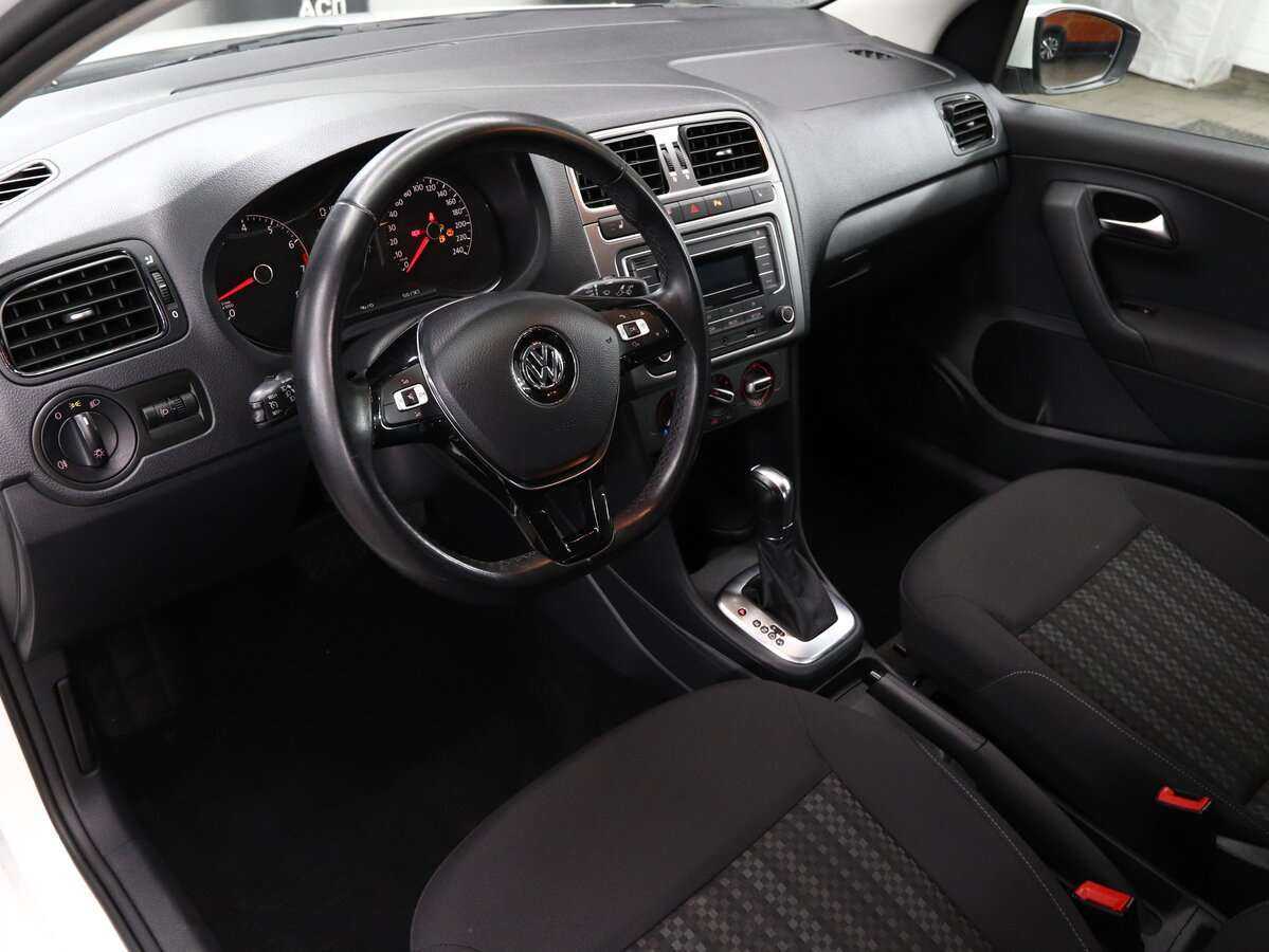 Купить Volkswagen Polo с пробегом. Фото: #6