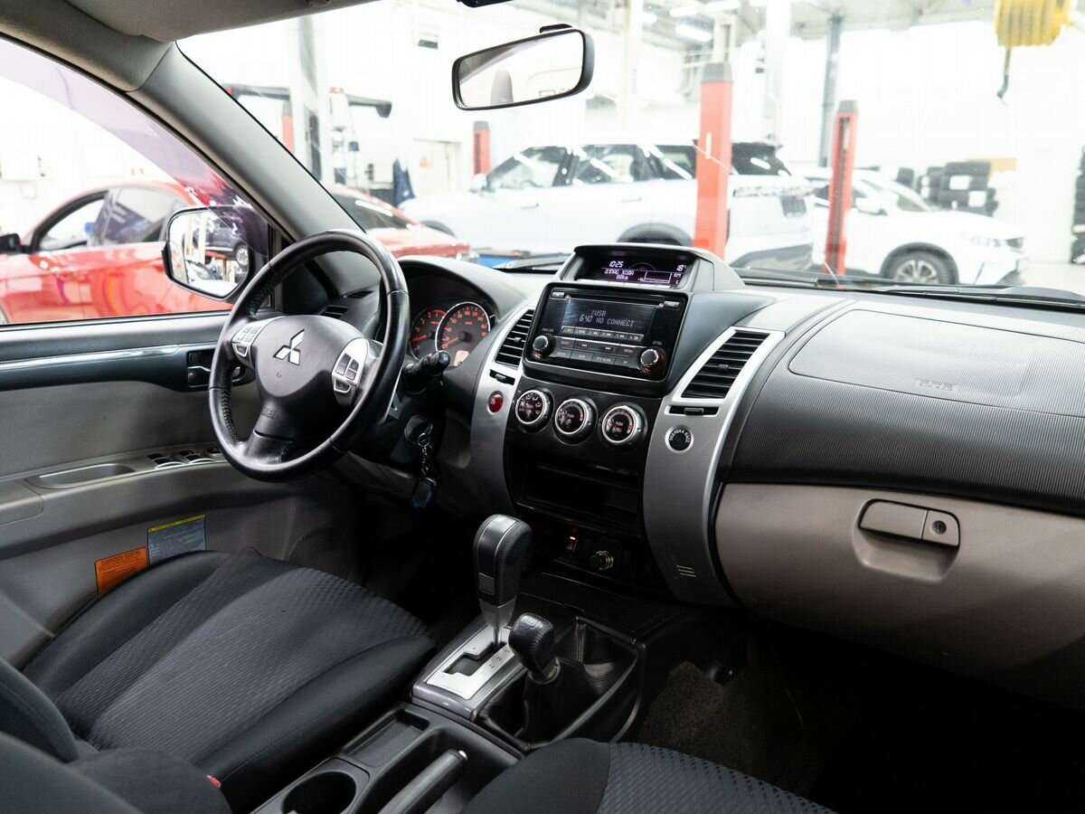 Купить Mitsubishi Pajero Sport с пробегом. Фото: #15