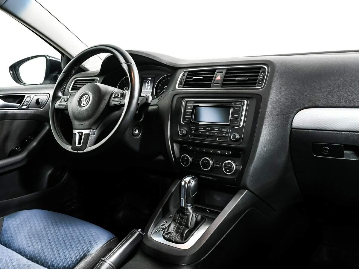 Купить Volkswagen Jetta с пробегом. Фото: #8
