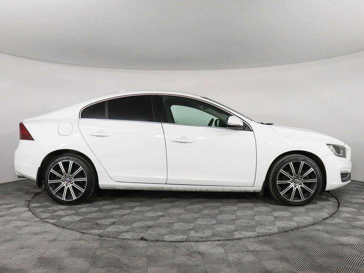Купить Volvo S60 с пробегом. Фото: #2