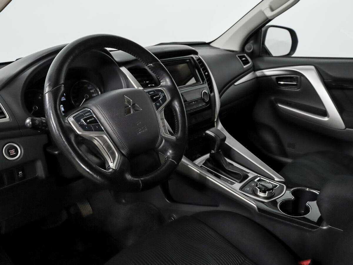 Купить Mitsubishi Pajero Sport с пробегом. Фото: #8