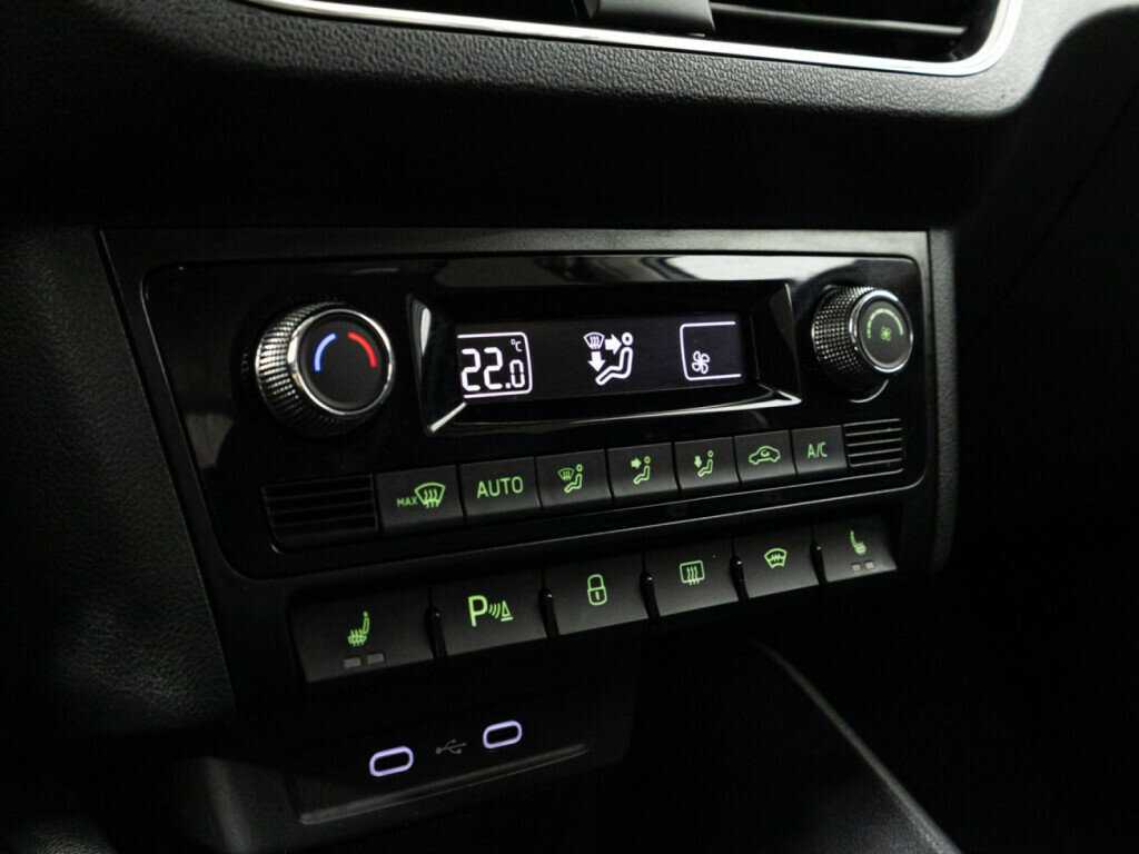 Купить Skoda Rapid с пробегом. Фото: #16