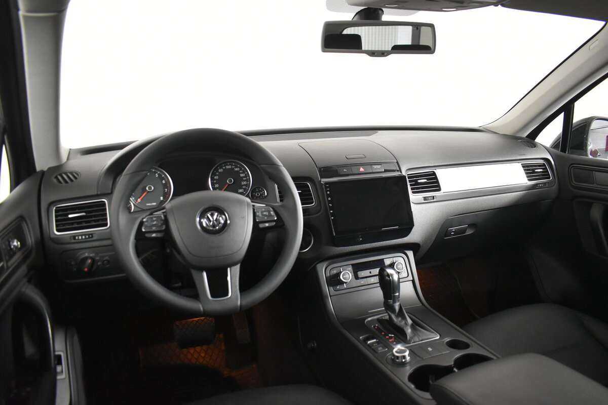 Купить Volkswagen Touareg с пробегом. Фото: #12