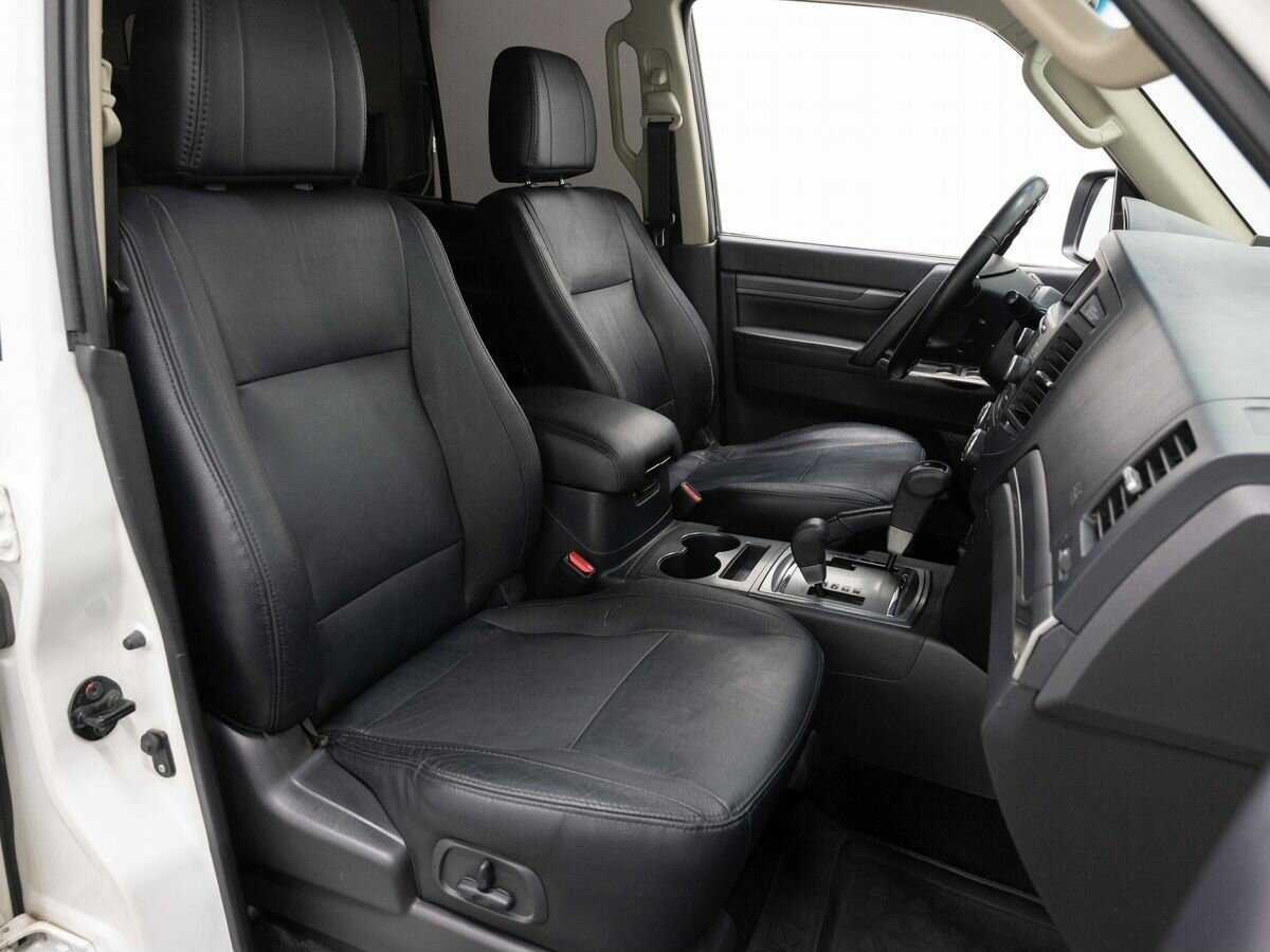 Купить Mitsubishi Pajero с пробегом. Фото: #12