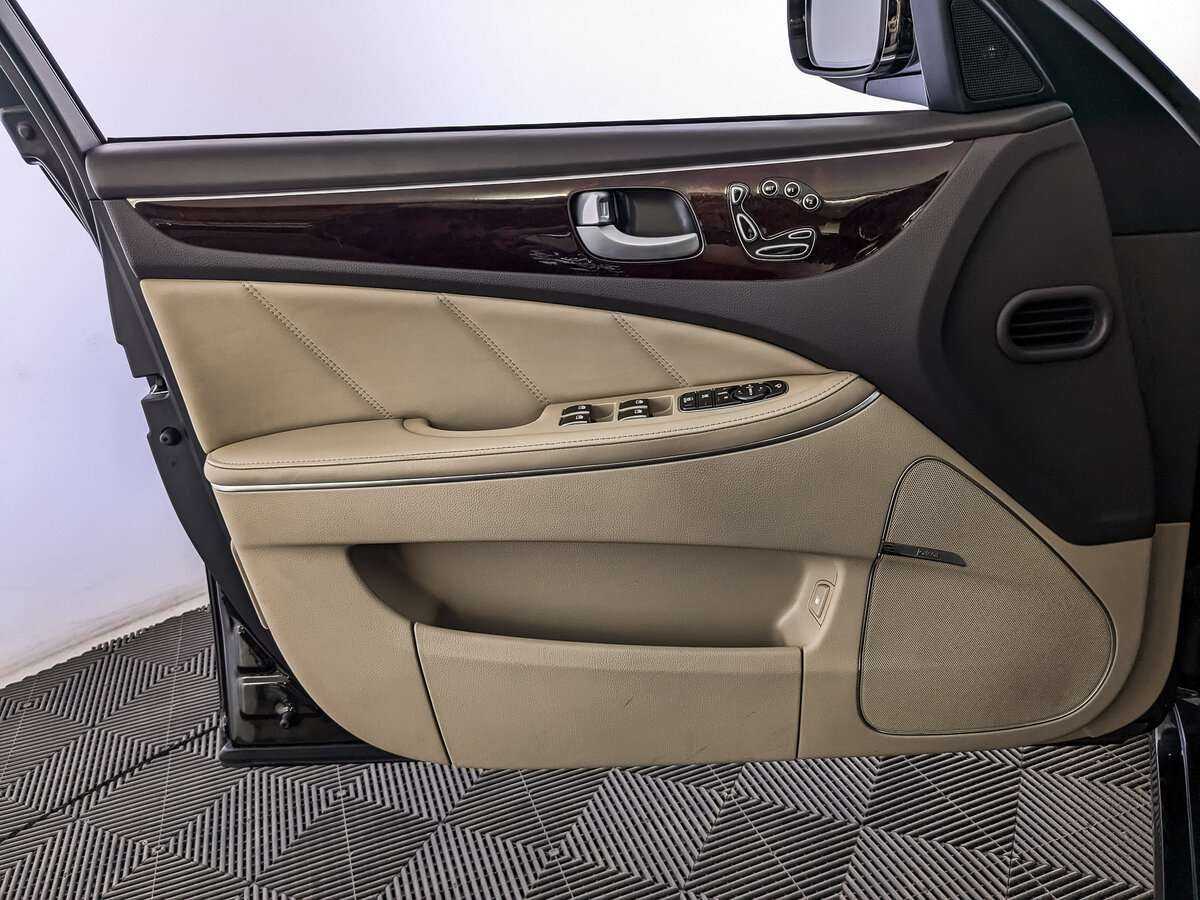 Купить Hyundai Equus с пробегом. Фото: #14