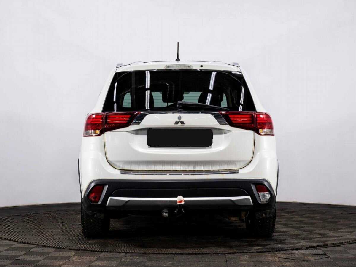 Купить Mitsubishi Outlander с пробегом. Фото: #4