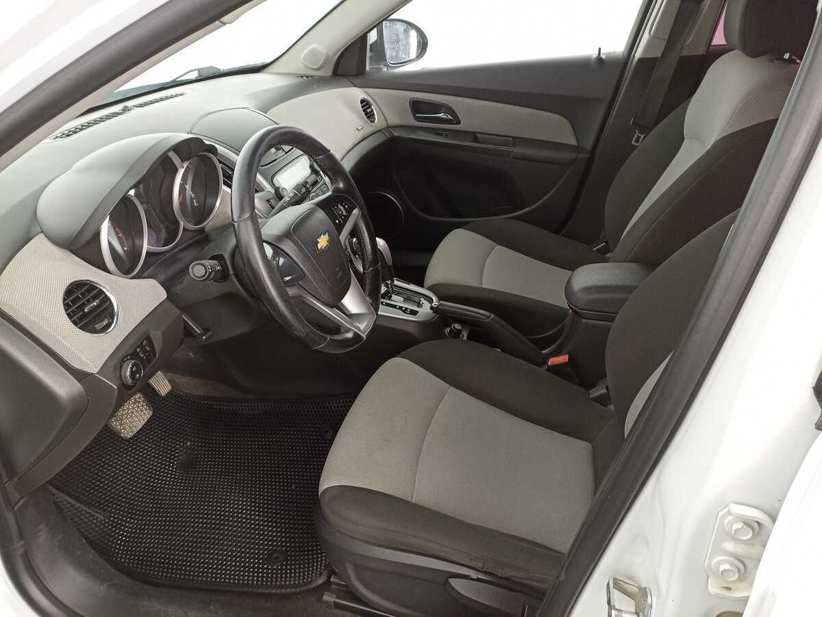 Купить Chevrolet Cruze с пробегом. Фото: #15
