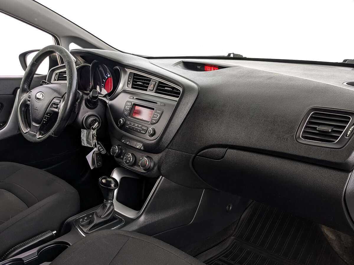 Купить Kia Ceed с пробегом. Фото: #8