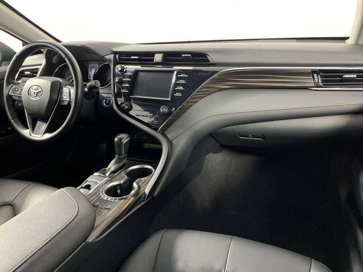 Купить Toyota Camry с пробегом. Фото: #10