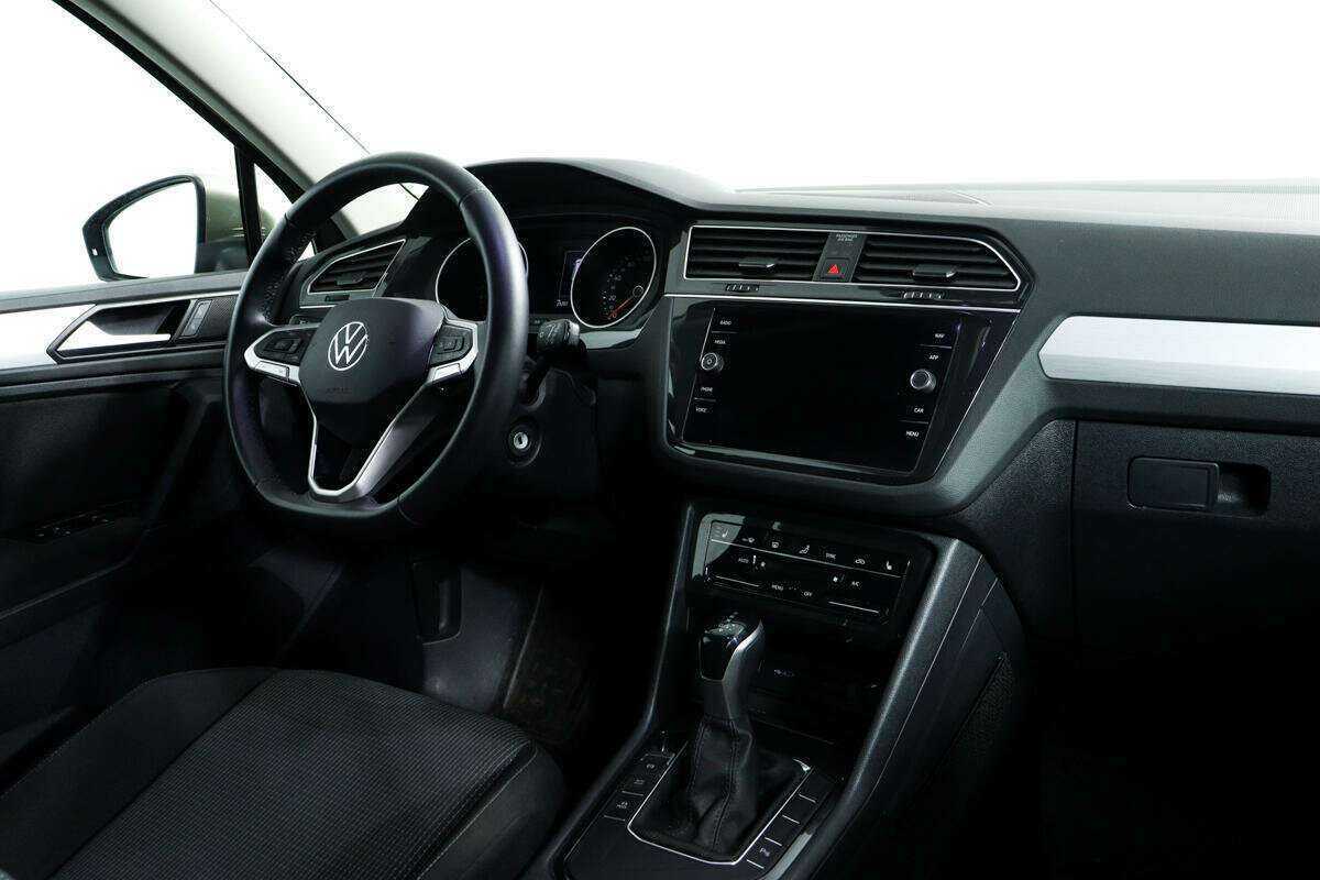 Купить Volkswagen Tiguan с пробегом. Фото: #8