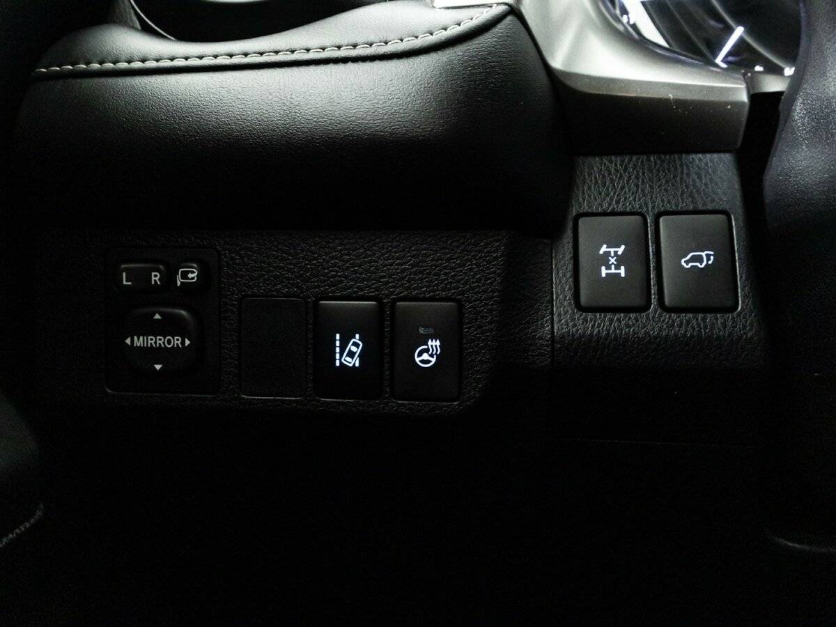 Купить Toyota RAV4 с пробегом. Фото: #19